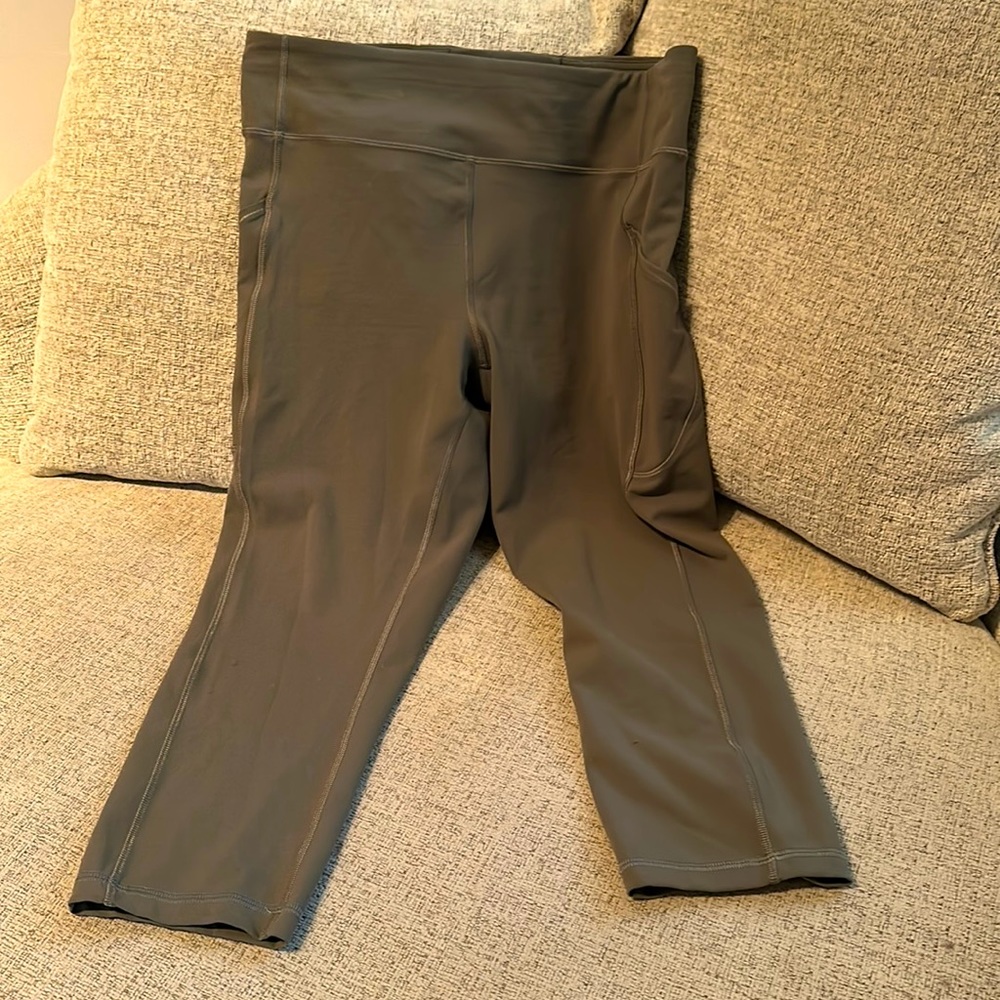 Lululemon invigorate high rise crop 21’ Sage , size 12